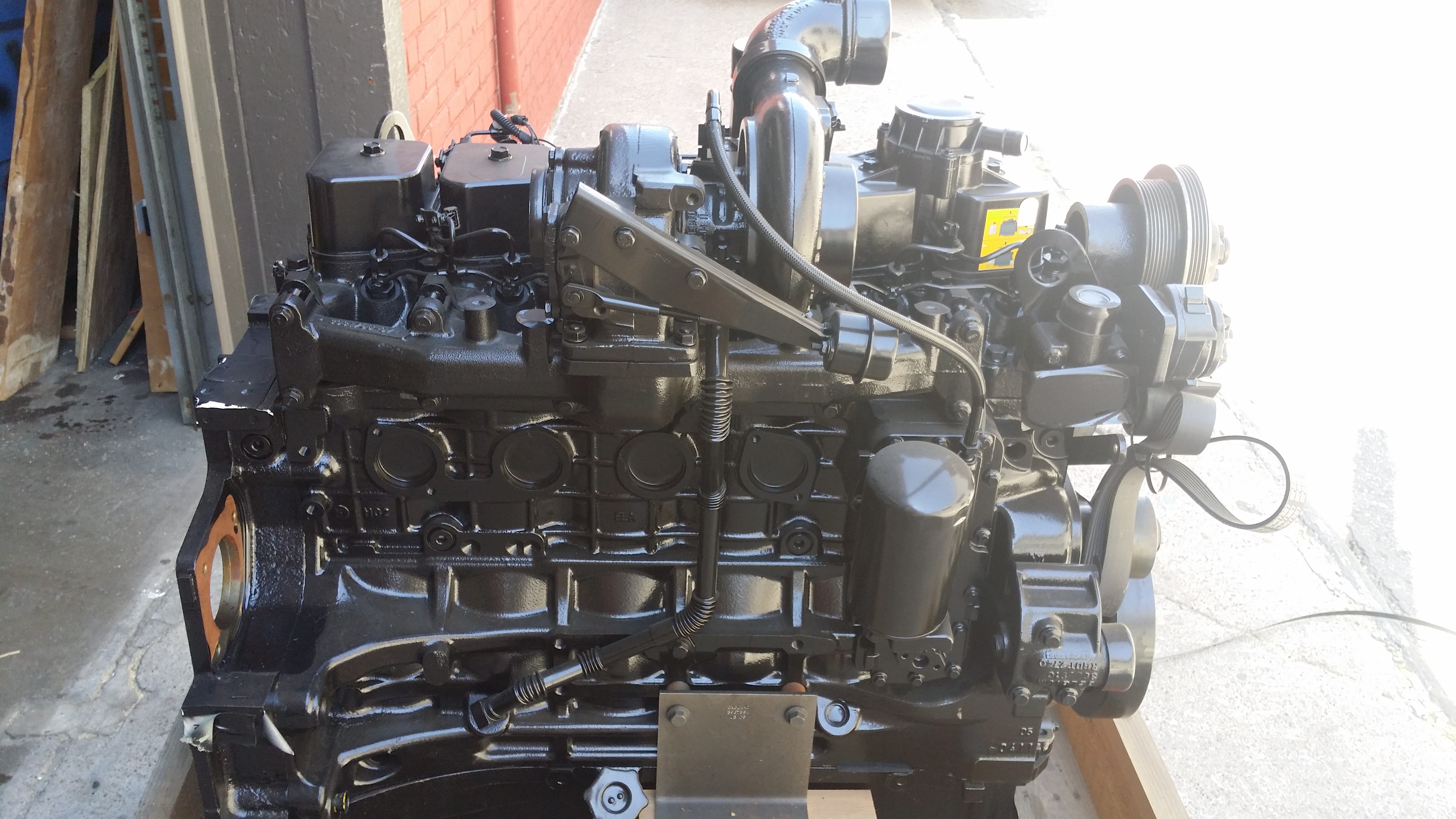 Cummins 6BT6.7 engine