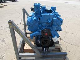 Navistar bus engine